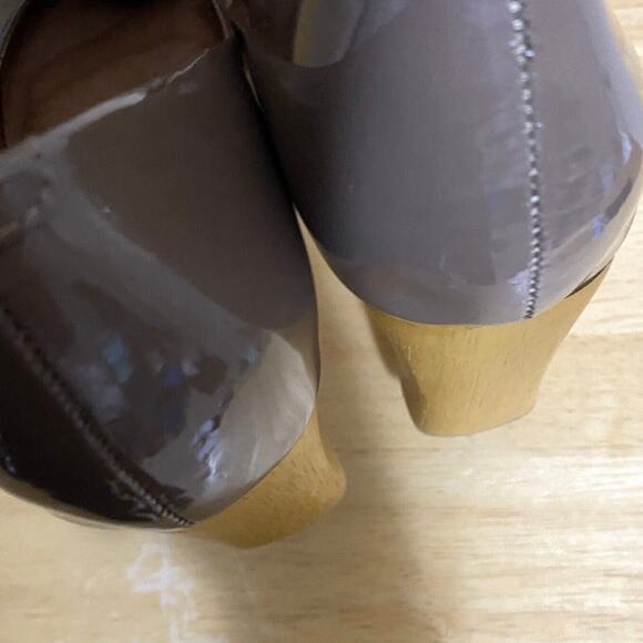 Corso Como Taupe Shoes Size 9M Patent Leather 3.5” Wooden Block Heel Pumps - Picture 11 of 12